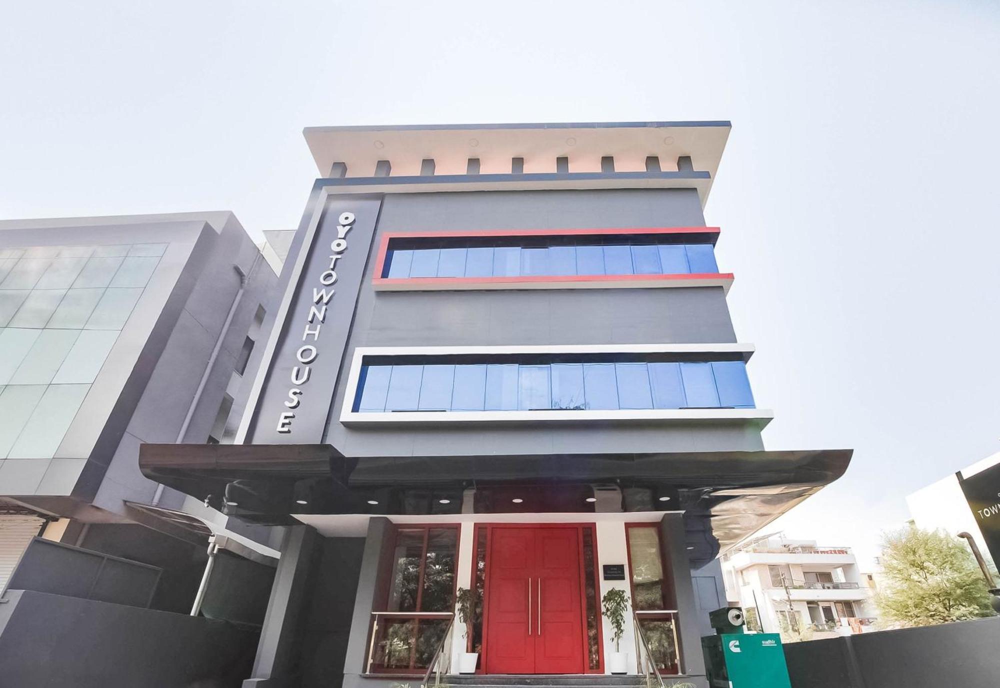 Super Townhouse Lords Inn Regency Mānglia 외부 사진